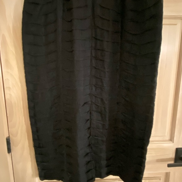 JSONG women’s 100% Linen black skirt with small ruffles. - Picture 2 of 6